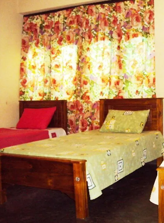 Lotus Hostel Νεγκόμπο 0*,  Σρι Λάνκα